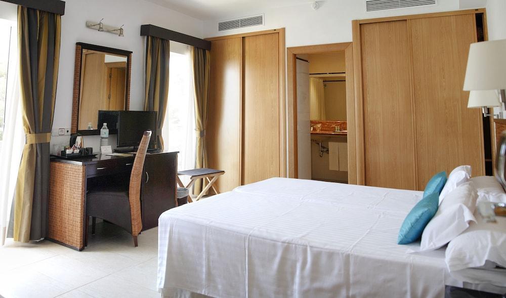 Hotel Apartamentos Cala Santanyi Esterno foto