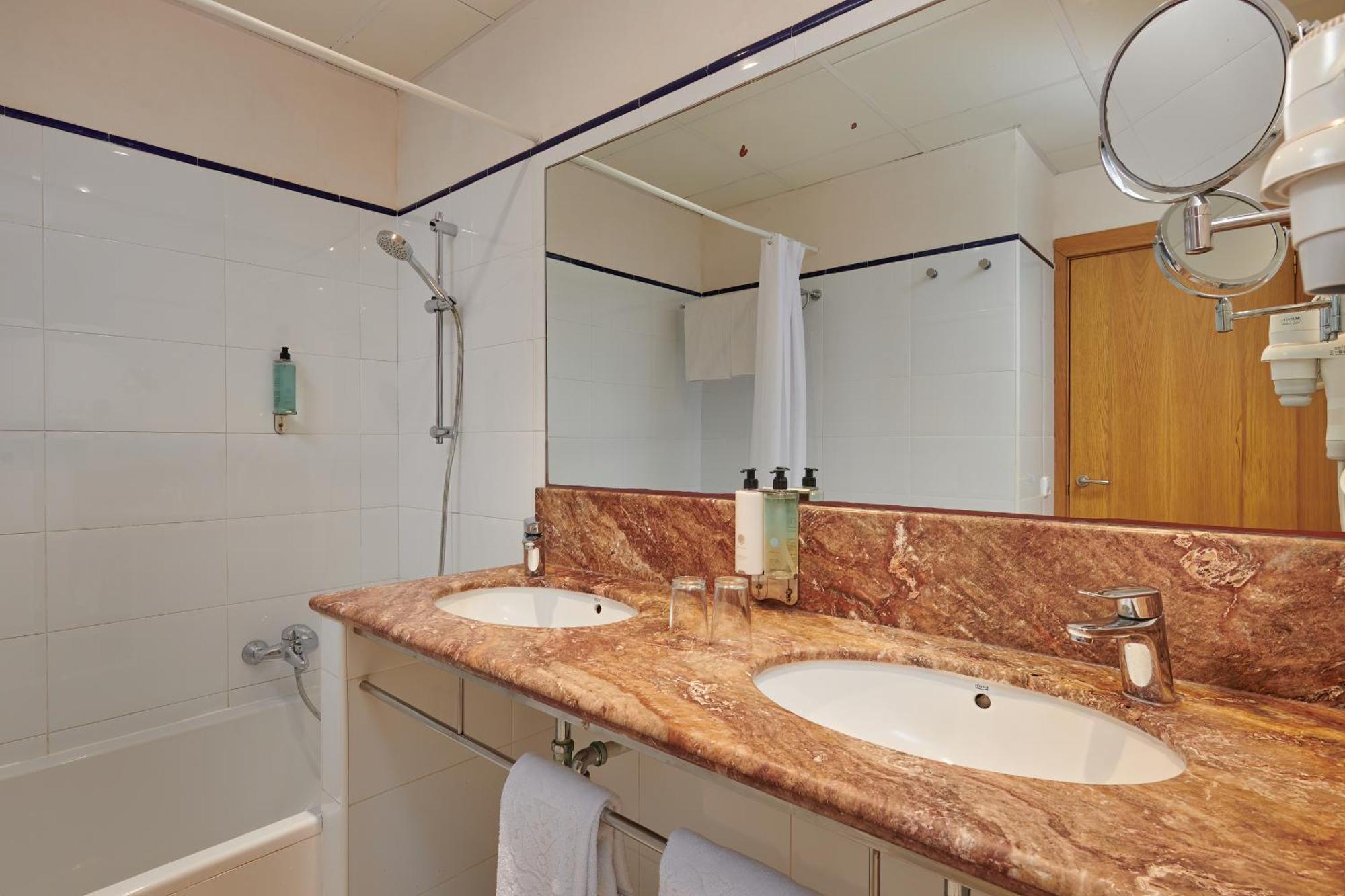 Hotel Apartamentos Cala Santanyi Esterno foto