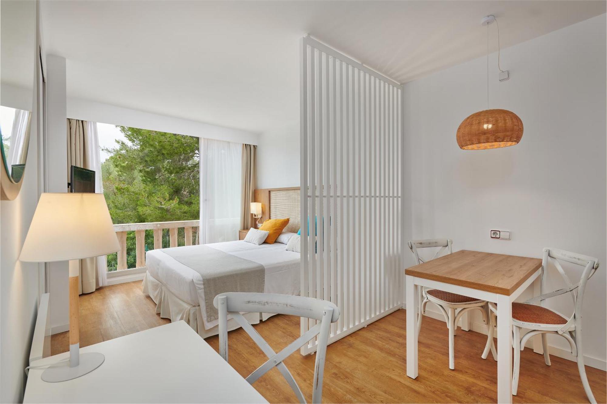 Hotel Apartamentos Cala Santanyi Esterno foto