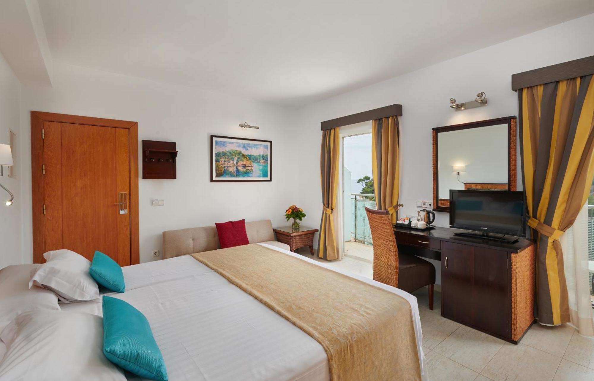 Hotel Apartamentos Cala Santanyi Esterno foto